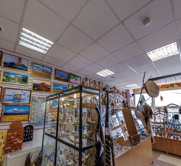 Отделение Совкомбана по адресу улица Ленинградская 49